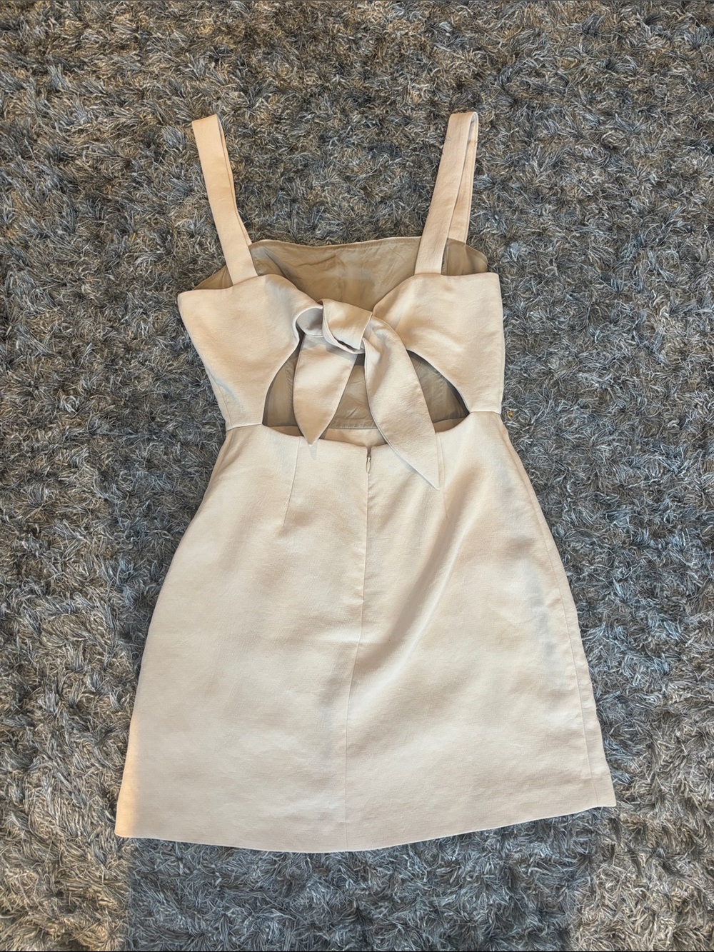 Aritzia | 6 | Aperature Tie-Back Dress
Squareneck Japanese crepe mini dress - Picture 7 of 7